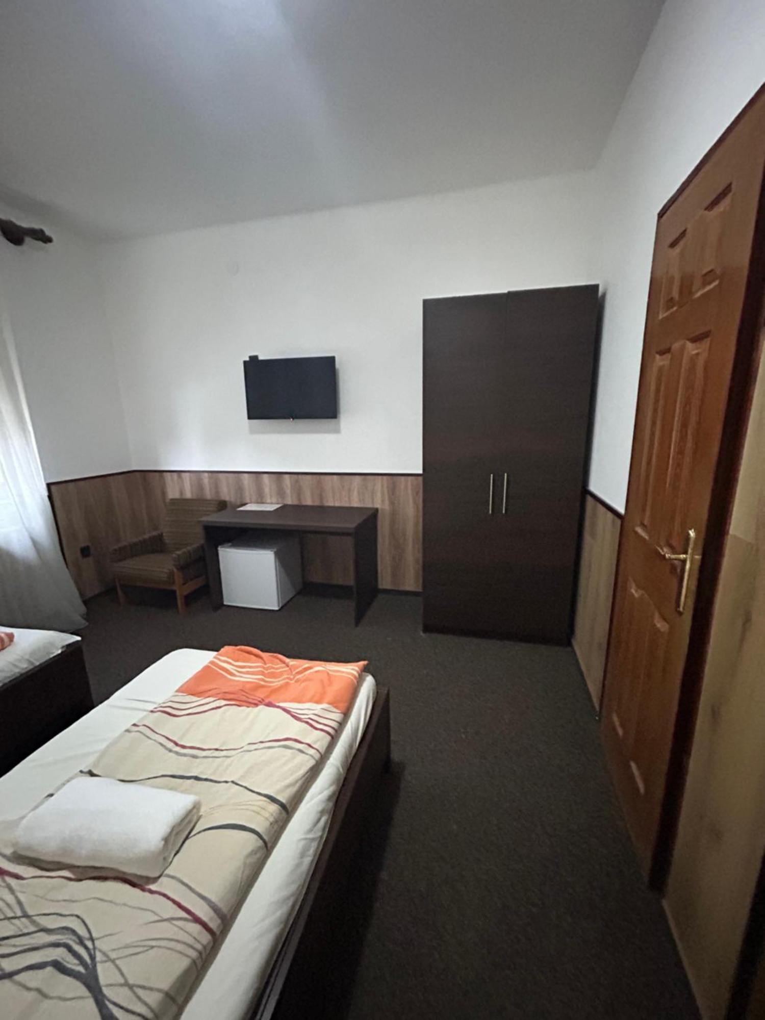 Rozsakert Panzio Hotel Nyiregyhaza Exterior photo