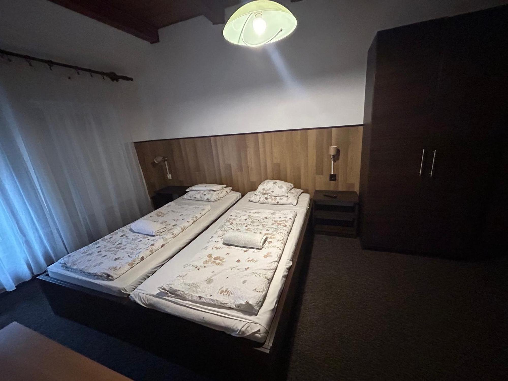 Rozsakert Panzio Hotel Nyiregyhaza Exterior photo