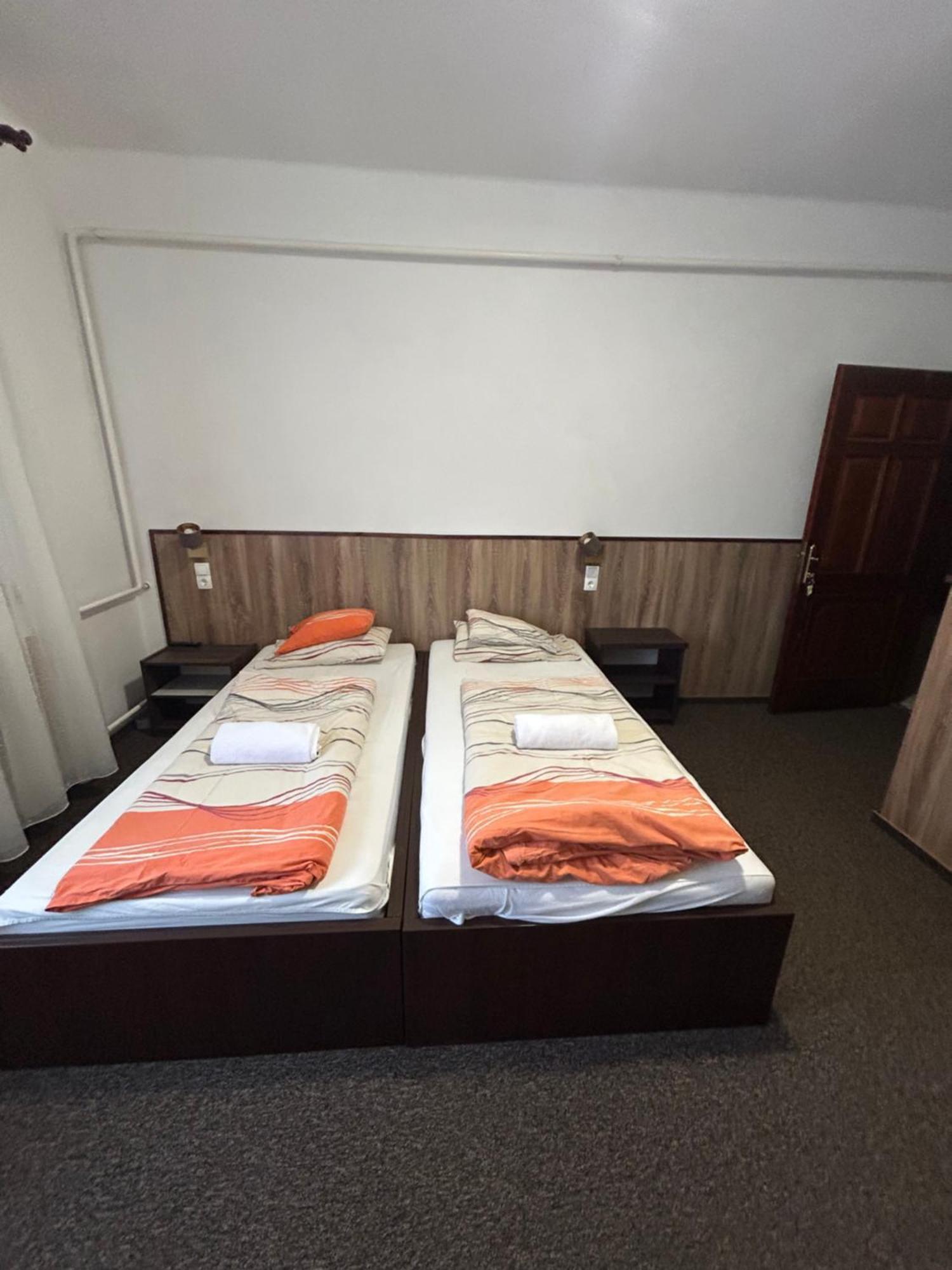 Rozsakert Panzio Hotel Nyiregyhaza Exterior photo
